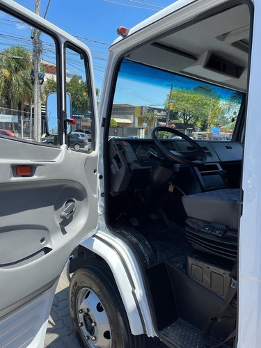 Imagem 9 de 14 de Mercedes-benz-mb710
