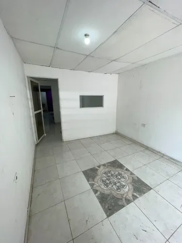 Casa Con Local Comercial