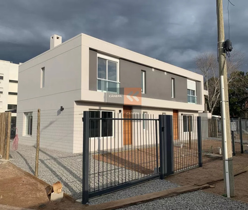 Oportunidad De Casa En Construcción A La Venta En Barra De Carrasco