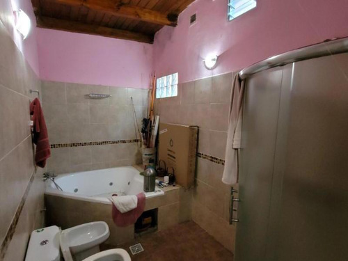 Imagen 19 de 26 de Casa Quinta Con Pileta, Y Amplio Terreno Parquizado