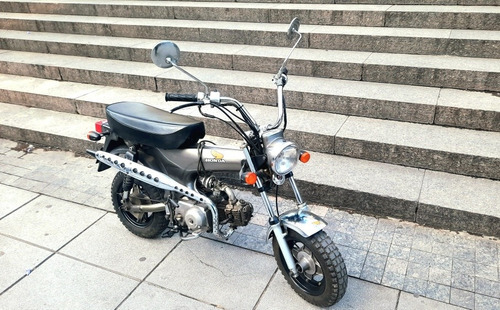 Imagen 5 de 8 de Honda Dax Japón St70 / Con Todos Los Papeles.