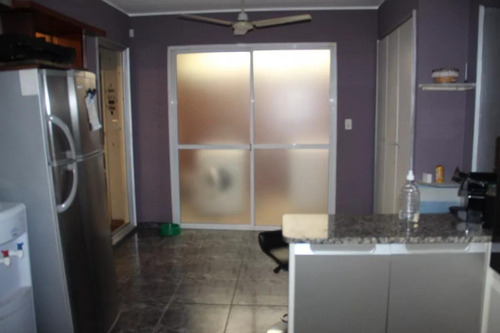 Casa En Venta - 3 Dormitorios 3 Baños - Cochera - 435mts2 - Adrogue