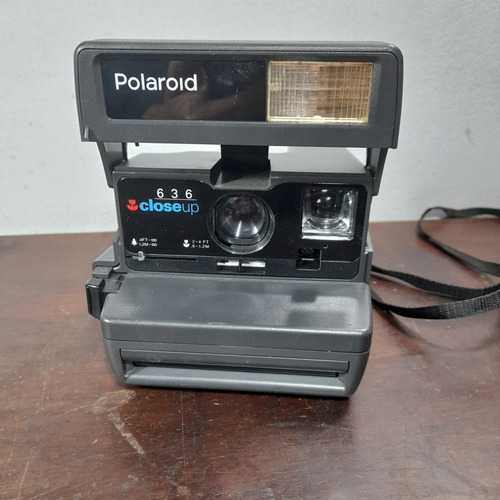 Imagem 4 de 5 de Câmera Polaroid Sem Testar No Estado Pra Decoração.