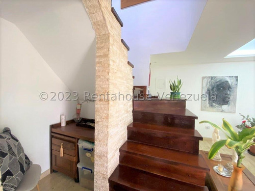 Espectacular Apto. Duplex Las Mercedes 114 M2 Katiuska Queve