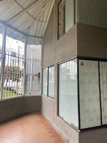 Imagen 2 de 11 de Locales En Arriendo Buque 476-1926