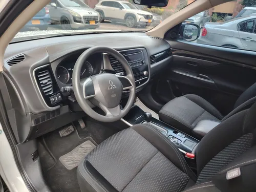 Gasolina, Automatica, 7 Puestos, 4x4, 2.4cc