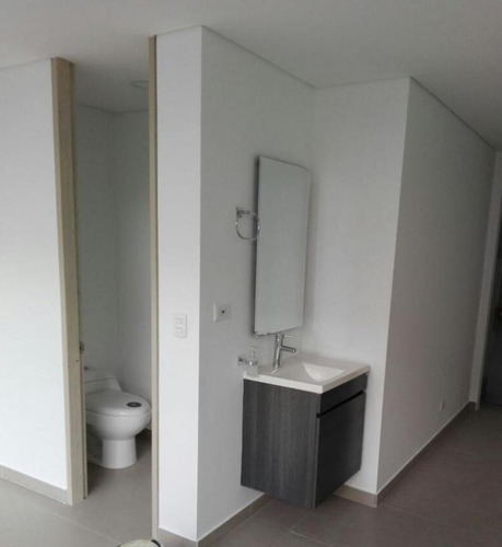 Imagen 15 de 17 de Consultorio En Venta En Bogotá La Castellana. Cod 1021073