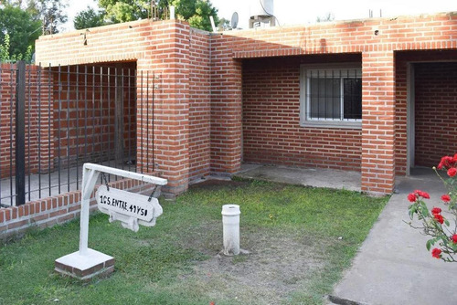 Casa Venta 2 Dormitorios 1 Baño 1 Patio 3 Cocheras 1140 Mts 2 Totales - Lisandro Olmos