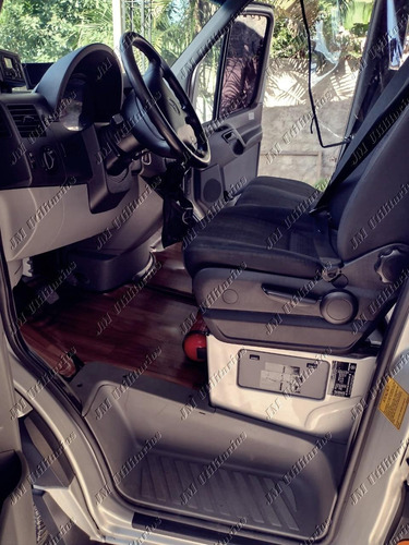 Imagem 7 de 14 de M.b Sprinter Cdi 515 Ano 2018 Longa Big Exec Jm Cod.200