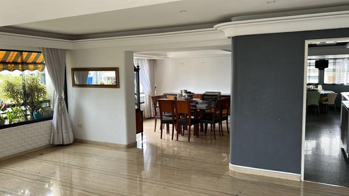 Bonito Pent House En Venta En La Urbanización Las Palmas