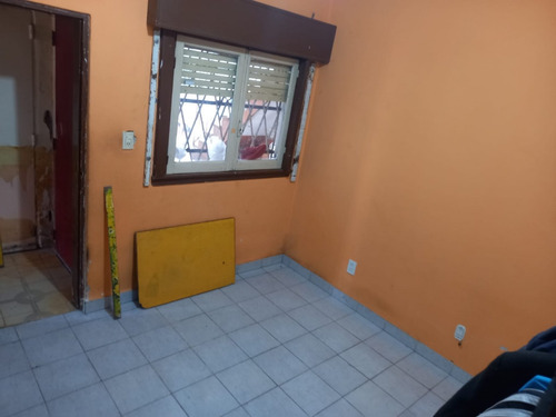 Casa 5 Ambientes En Zona Comercial