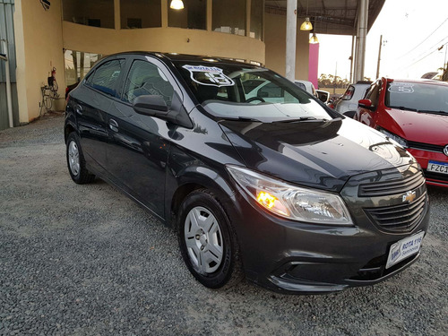Imagem 5 de 10 de Chevrolet Onix