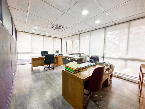 Imagen 13 de 17 de Edificio Con 19 Oficinas, Optimas Condiciones, Bajo Precio