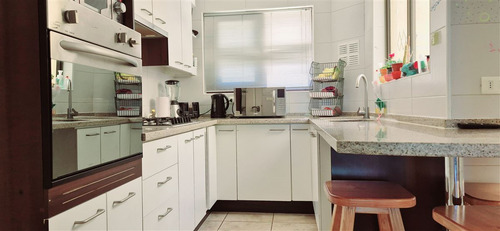Casa En Venta De 3 Dorm. En La Florida