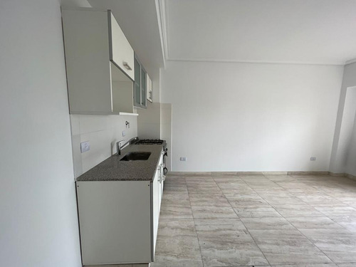 Avenida Mitre 1660, Avellaneda ¡dos Ambientes Al Contrafrente En Venta!