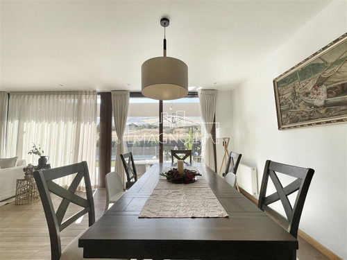 Casa En Venta De 5 Dorm. Mas Servicio En Chamisero