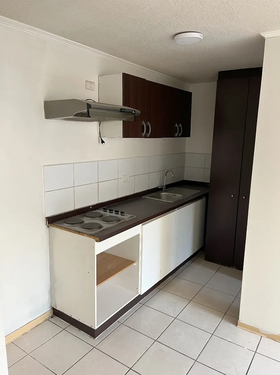 Imagen 3 de 11 de Metro Las Rejas, 2 Dormitorios Y 1 Baño