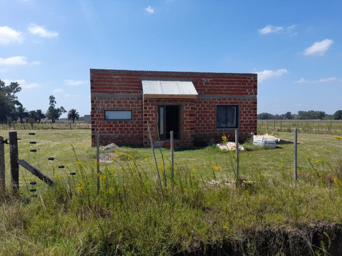 Casa De 2 Ambientes Ubicada En Un Hermoso Loteo Rural