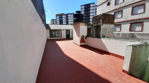 Departamento 3 Amb Sobre Peatonal C/ Quincho F: 7477