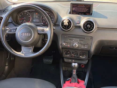 Imagem 13 de 15 de Audi A1 1.4 Tfsi Attraction 16v 122cv 2012
