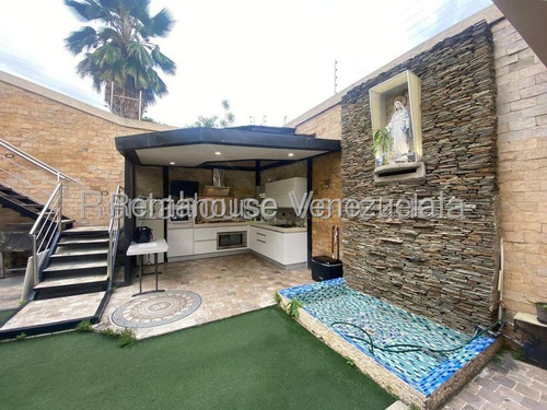 ¡bienvenido A Tu Hogar Ideal! Esta Impresionante Casa De Lujo Esta Ubicada En La Codiciada Zona Norte De La Ciudad, Donde Disfrutaras De La Comodidad De Tener Comercios, Colegios Y Facil Acceso