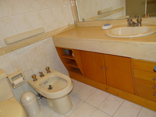 Apartamento En Venta En La Alta Florida 56mts2/1h/1b/1e + 3 Cuartos Hobby 45mts2. Mem