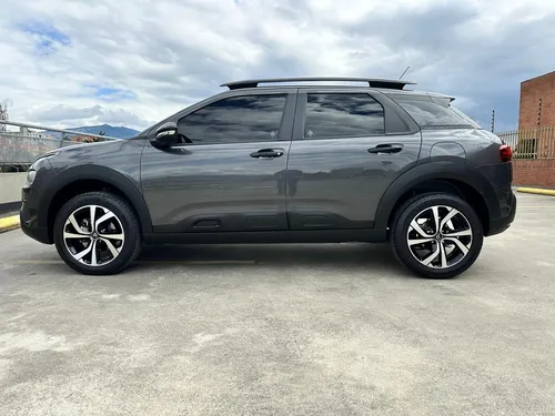 Citroën C4 Cactus 1.6 Shine Turbo Aut