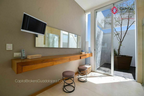 Casa De Lujo En Venta Con Alberca En Zotogrande Zona Andar