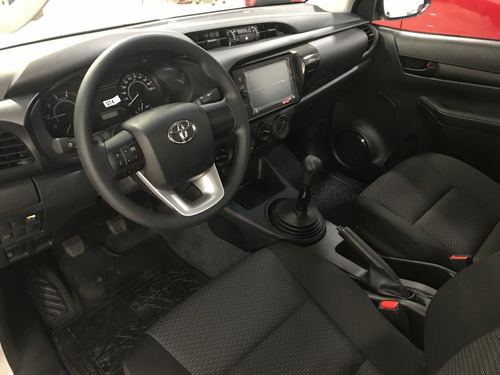 Toyota Hilux 4x4 Dc Dx 2,4tdi 150hp Man 6 Vel Entrega Ya '24