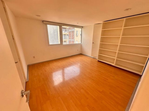 Penthouse En 3 Niveles De 420m2, Amplia Terraza Privada, Vigilancia, Excelente Ubicación.