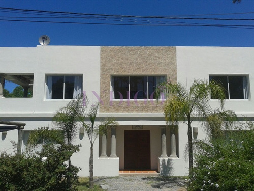 Alquiler Casa En Montoya, 4 Dormitorios Más Servicio.- Ref: 444