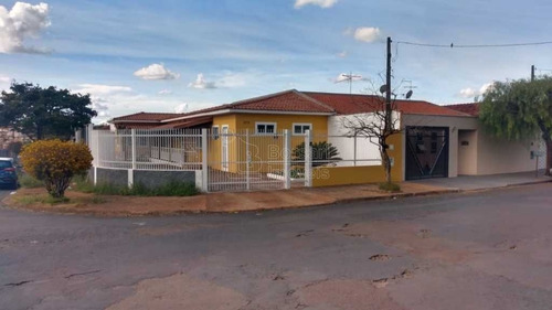 Imagem 3 de 6 de Venda De Casas / Padrão Na Cidade De Araraquara 11379