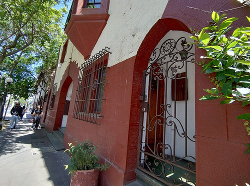 Casa Eliodoro Yañez