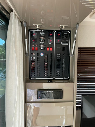 Imagem 14 de 25 de Sessa F42 Fly 2018 | Beneteau Cimitarra Solara Fly Sedna
