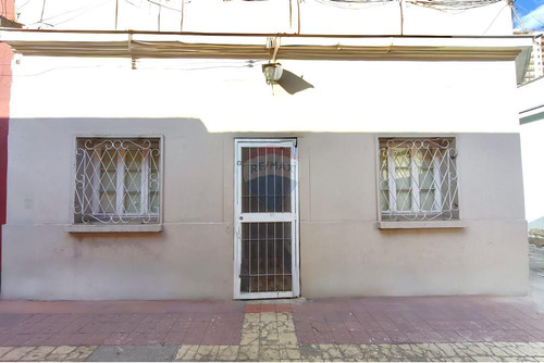 Casa Con Excelente Ubicación/ Av. Santa Isabel