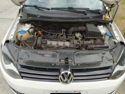 Volkswagen Suran Comfortline 5d 1.6n Mt / Nafta / 2014
