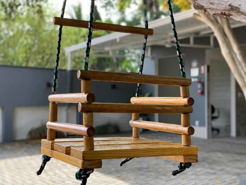 Imagem 3 de 5 de Cadeirinha Balanço Infantil Em Madeira E Com Corda Em Nylon