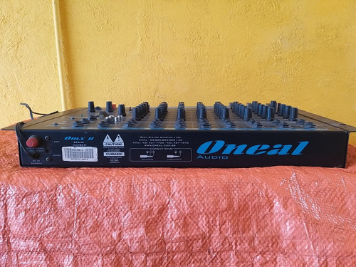 Mesa De Som Oneal Omx-8 / 8 Canais
