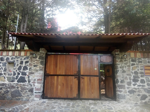 Imagen 2 de 21 de Hermosa Casa En Venta Rodeada De Grandes Jardines, Ambiente Campirano. Ocoyoacac