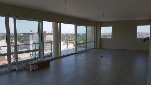 Imagen 5 de 18 de Piso De 4 Ambientes - Vista Al Mar - Alvarado Y Parque San Martín