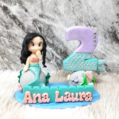 Imagem 4 de 7 de Topo Bolo Personalizado Biscuit Vela Sereia Cabelo Preto