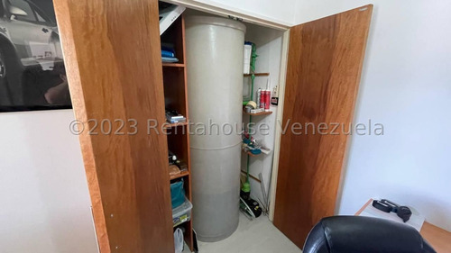 Apartamento En Venta En Guaicay 24-8309 Cs