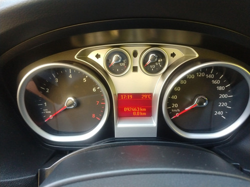 Ford Focus Ghia 2010