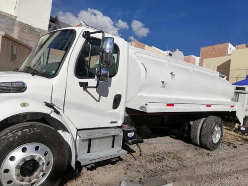 Camion Pipa De Agua De 10,000 Litros 2011 Rabon Thorton