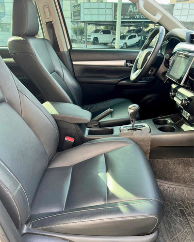 Imagem 3 de 10 de Toyota Hilux 2017 2.7 Srv Cab. Dupla 4x2 Flex Aut. 4p