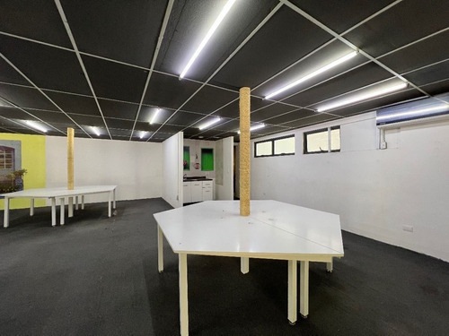 Renta Oficinas Local Call Center En Piso 1 Y 2, Total 640 M Lago Rodolfo Granada