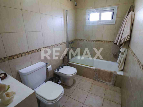 Venta Casa Con Pileta En Villa El Chocon Neuquen