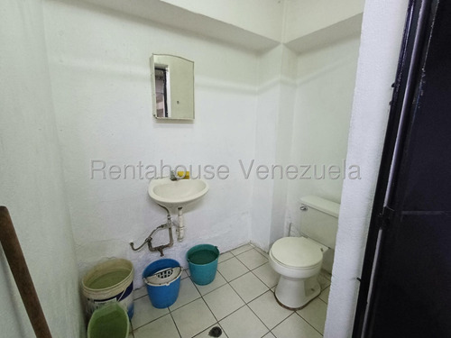 Espectacular Local En Alquiler Quinta Crespo #25-20686