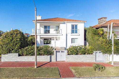 Casa Modernizada 5 Dormitorios En El Corazón De La Península - Ref : Pbi15014