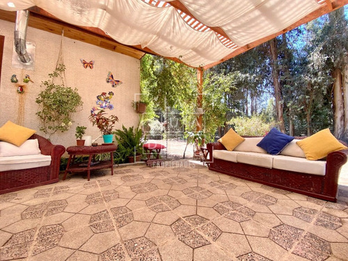 Encantadora Casa Y Parcela Lomas Del Aguila, 3d2b+dpto Invit